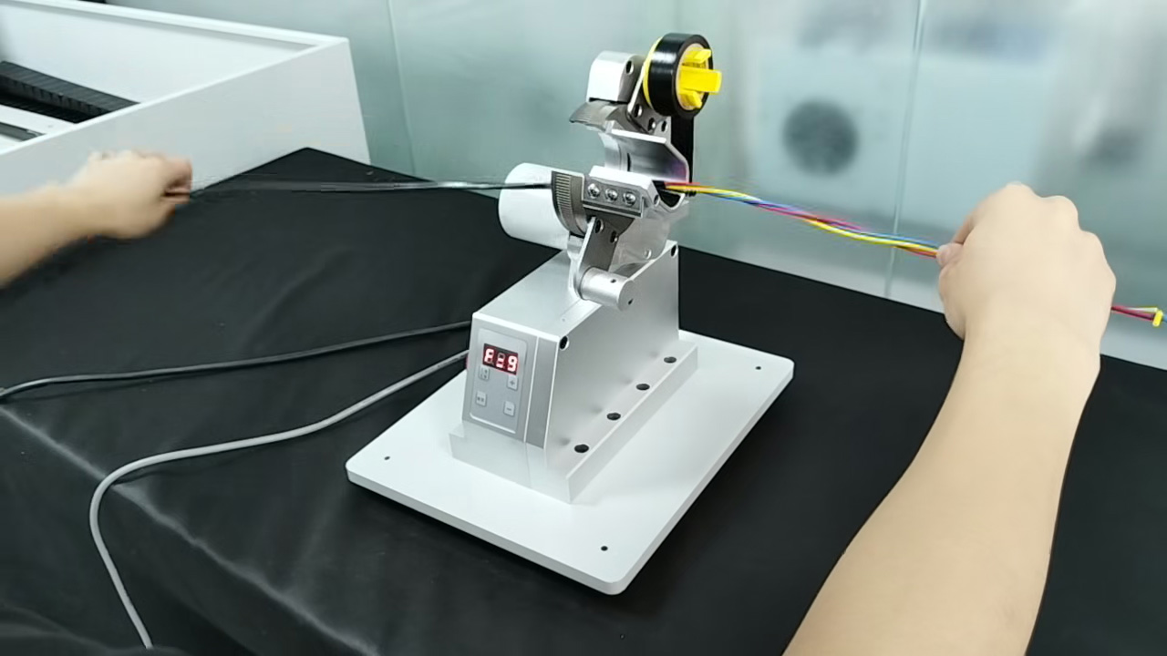 Máquina Envolvedora de Cinta Adhesiva para Ramales de Cables - Envoltura Precisa para Múltiples Cables Ramificados