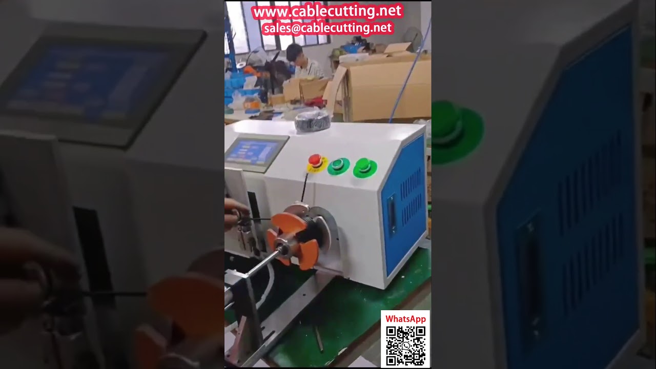 Máquina automática de enrollado y colocación en línea para arneses de cables