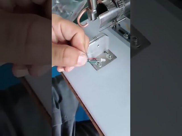 Equipo Semiautomático para Fabricar Cables USB | Máquina de Soldadura Pequeña para Conectores A, Micro y Lightning