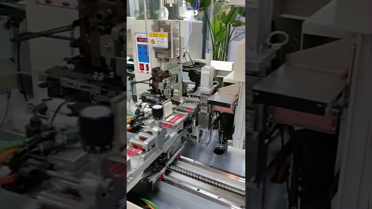 Máquina automática para insertar múltiples cables en carcasas de plástico WPM DPW12