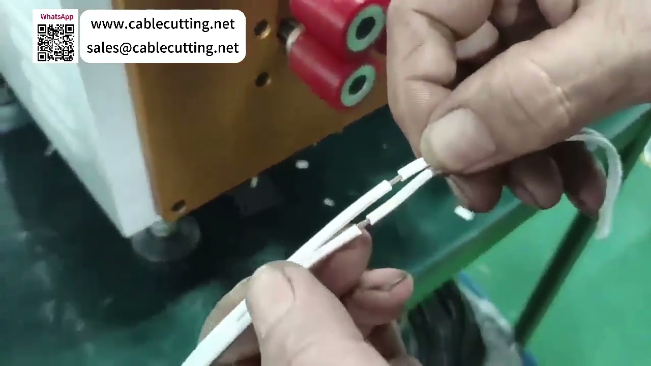 Máquina Pelacables Automática Computarizada con Pelado Escalonado Intermedio para Arneses