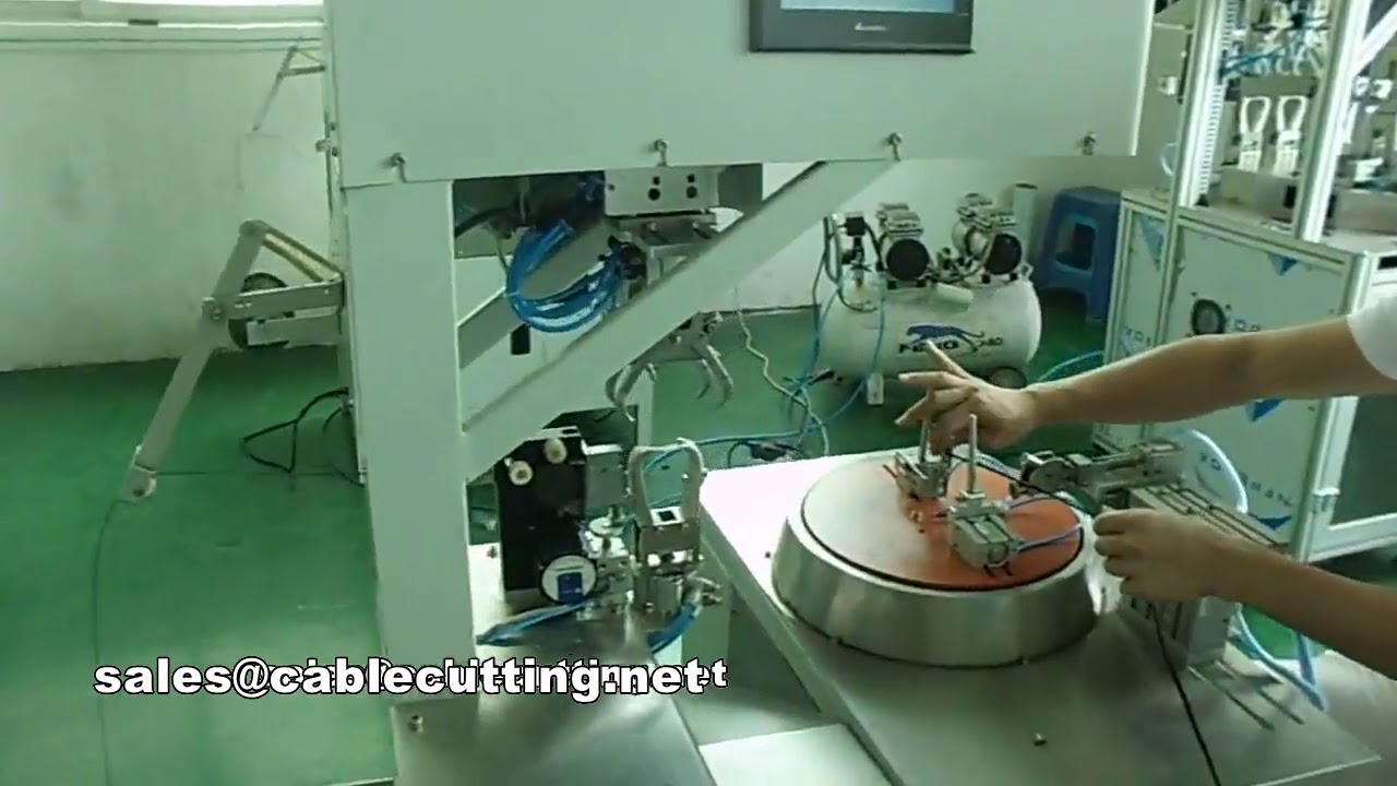Máquina de bobinado y atado de cables en forma de 8