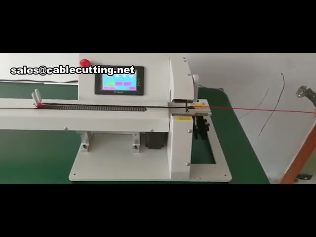 Máquina encintadora de arneses con dispositivo de tracción para ensamblaje eficiente