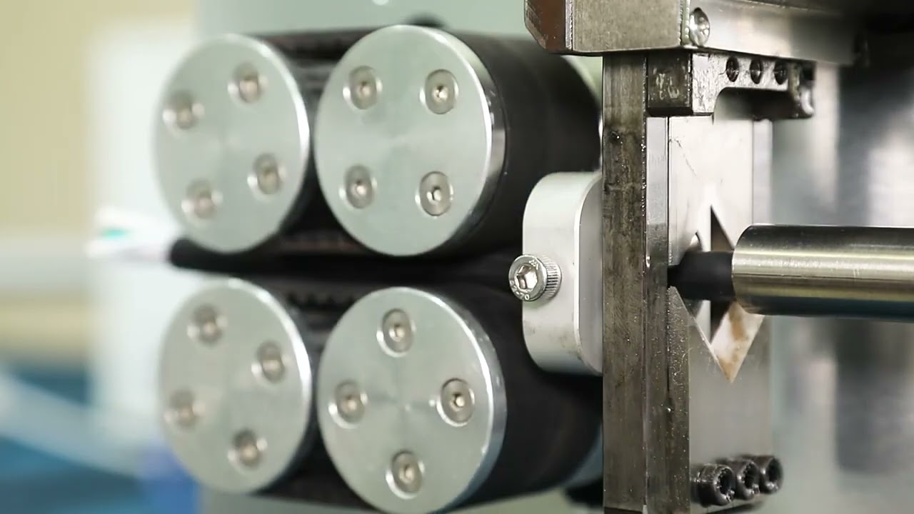 Máquina automática para corte, pelado y torsión de cables planos con cubierta de PVC (AWG7 a AWG28)