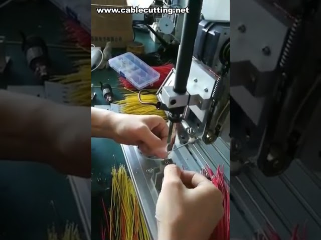 Máquina Semiautomática de Soldadura para Cables de Interruptores y Conectores Micro Switch | Equipo de Precisión