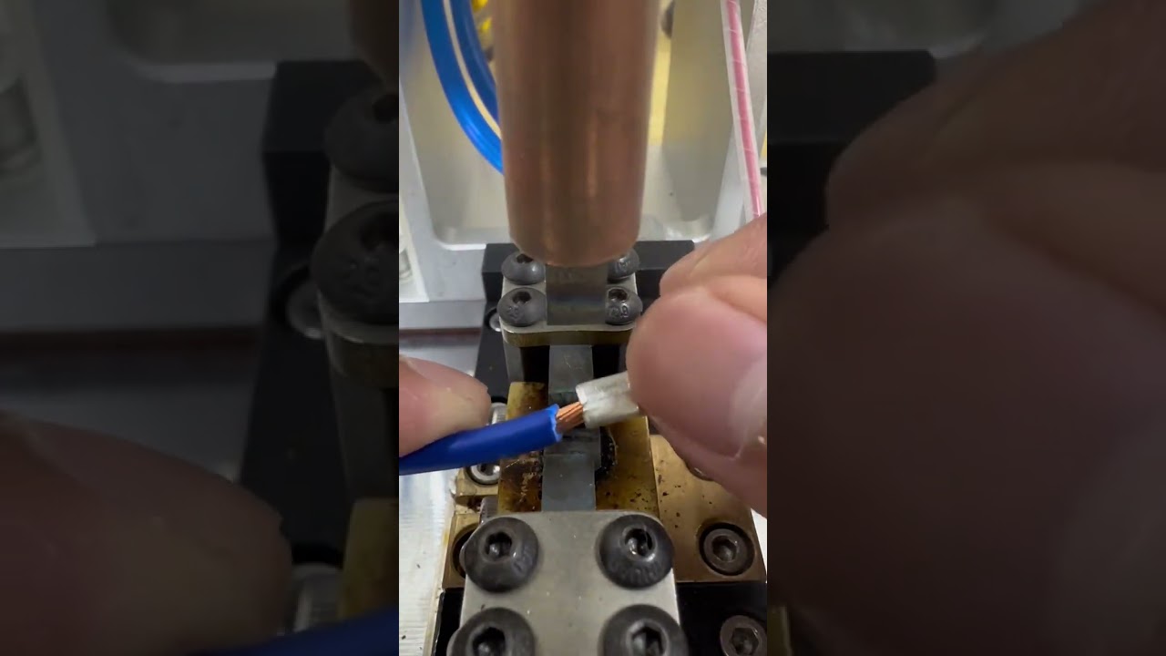 Compactado de hilo de cobre a terminal — equipo de soldadura por resistencia y ultrasonidos