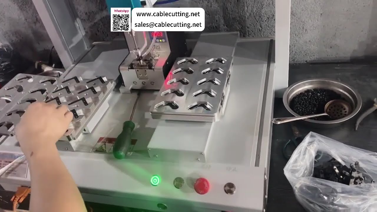 Atornilladora automática para escuadras de esquina — Atornillado recto en las esquinas del marco